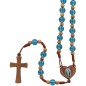 Chapelet sur corde grains en verre Ø 7-8 mm, longueur au coeur 38 cm, croix et coeur en bois d olivier. Differentes couleurs.